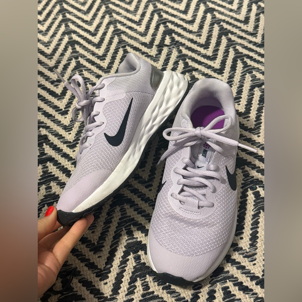 Nike revolution- violet Frost/ thunder blue